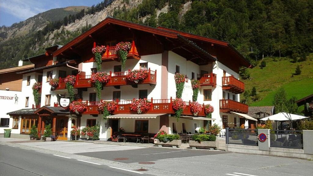 Hotel Unterkraemerhof Fusch an der Grossglocknerstrasse Exterior photo